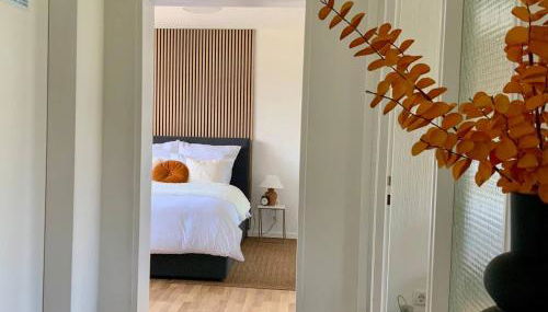 Top location • Family-friendly • Parking • Netflix - Photo 4