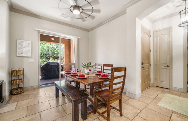 Poolside Retreat Directly Across From Pool! - Foto 37