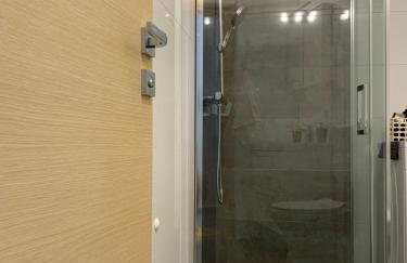 Split apartment - 5 min by car to the beach & city center - free public parking - Foto 15