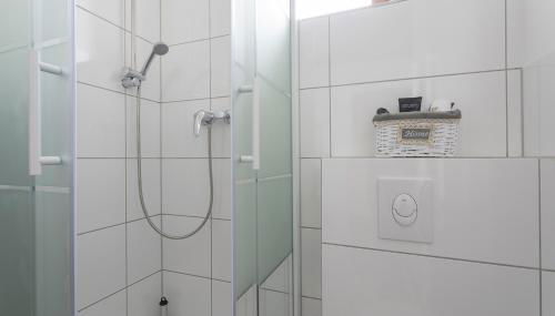 Stylish & Cosy Apartment in Berlin, WiFi - Foto 4, Shower