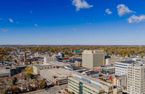 Penthouse City Overlook 2BR Apartment - free parking - Foto 13