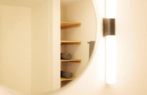 Above The Roots - Elegant and Bright Studio Stay - Foto 15