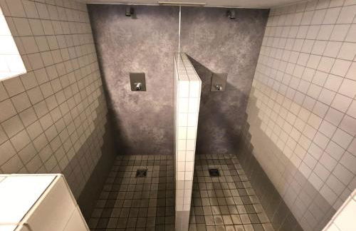 Winterberg Appartement 6 Pers aan Skilift grootste Skigebied nabij Bikepark Unieke locatie met zeer rustige tuin in het bos en het gezellige centrum leuke cafes restaurants en gratis zwembad sauna relax speelruimte parkeerplaats naast Der Brabander - Foto 72