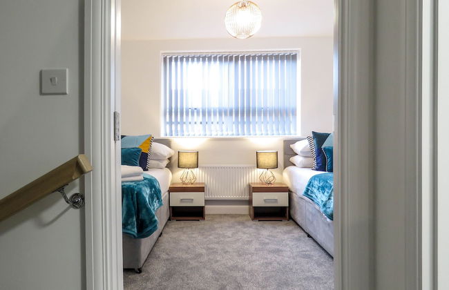 Tudors eSuites Birmingham Townhouse Private Garden Free Parking - Foto 3