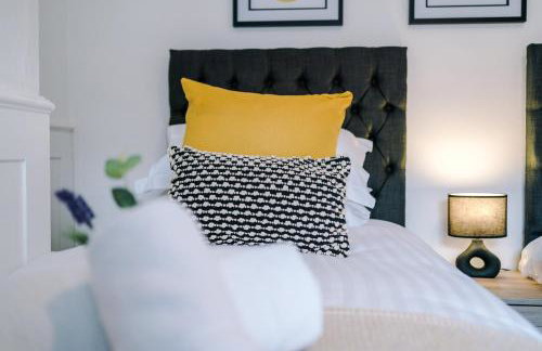 NEW! Spacious 3-Bed Home in Newcastle-under-Lyme by 53 Degrees Property, Ideal for Business, FREE Parking! - Foto 32