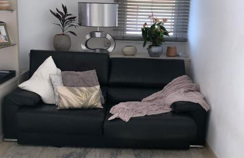 The White Lilies - Photo 13