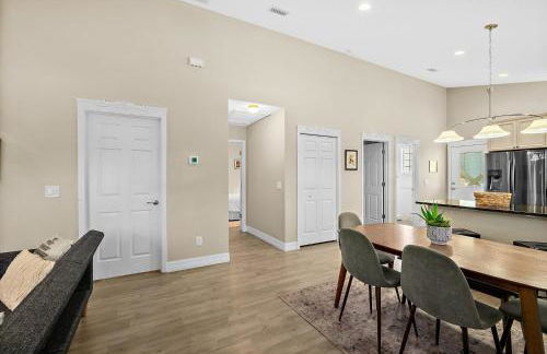 Citrus Hideaway - Steps to City Center - Photo 6