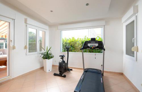 VILLA MILLA with private pool, jacuzzi, sauna, gym, max. 8 person - Photo 13