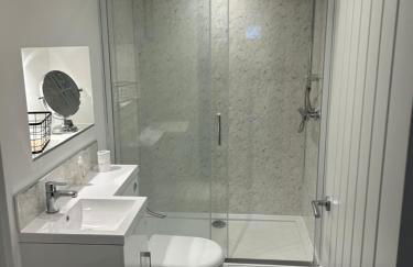 THE ARCHERS - Photo 12