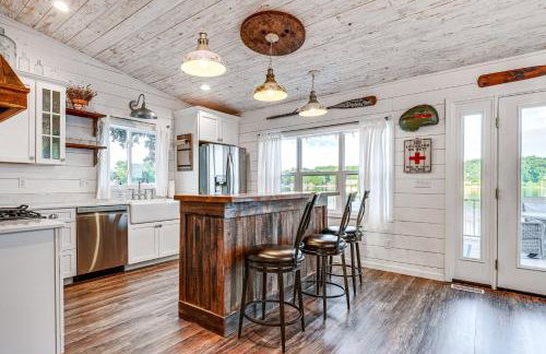 Family-Friendly Retreat on Gilletts Lake! - Foto 9