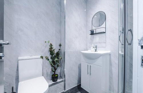 Modern 1BR Apartment in Central Warrington - Foto 25