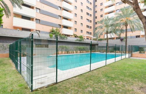 Keywise Perfect location next to María Zambrano STATION, central , beach ,pool and free Parking - Foto 32