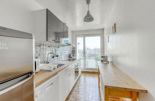 4 min walk to Metro, 60m², renovated, La Défense - Photo 25