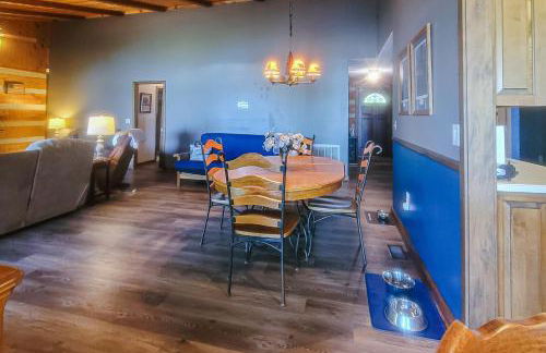 Scenic Lakefront Cabin Dock Water Activities Games - Foto 8