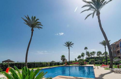 LAP- 3 bed apartment on the beach. Families only - Photo 46