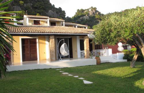 Seafront Calista Beach House With Garden - Foto 43