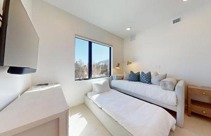 The Residences at One Twenty Unit 302 - Foto 34