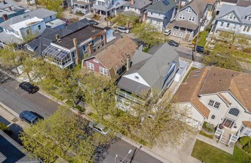 5BR 3BA Family Retreat 2 Blocks from Beach - Foto 26