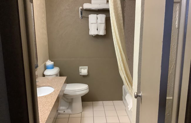 Silver Spur Vintage Inn & Suites - Photo 53