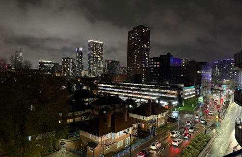 Central Birmingham 2 Bed with Balcony and City Views - Foto 15