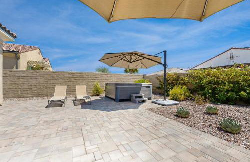Bright desert oasis with hot tub and grill, shared pool and tennis in 55 plus community - Foto 23