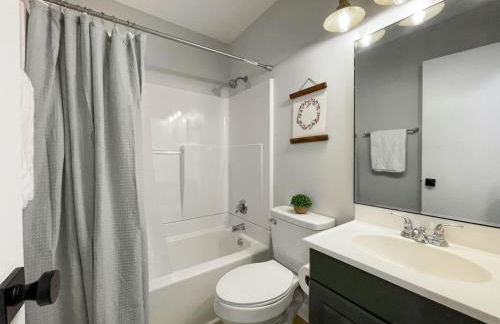 Fenced-In 3 BR Swingset, Carport, North Raleigh - Foto 11