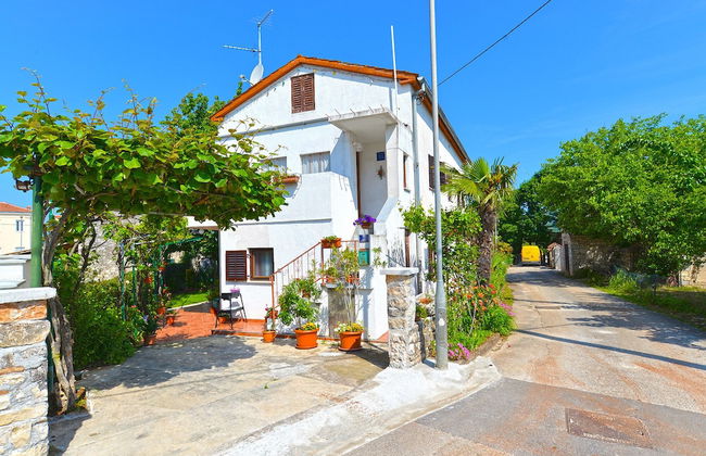 Apartment 358 - Photo 1