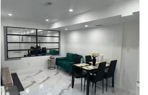 Luxury 2 bedroom basement - Foto 19