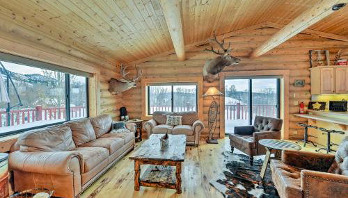 Charming Bedford Cabin with Private Hot Tub! - Foto 5
