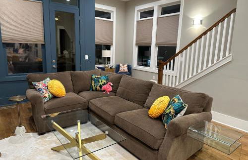 GLITZ & GUITARS I Stylish 3BR with Rooftop Hot Tub in East Nashville - Foto 7