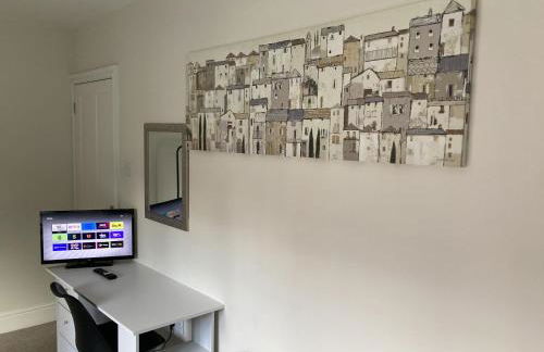 Large 4 bed detached house with parking - Foto 31