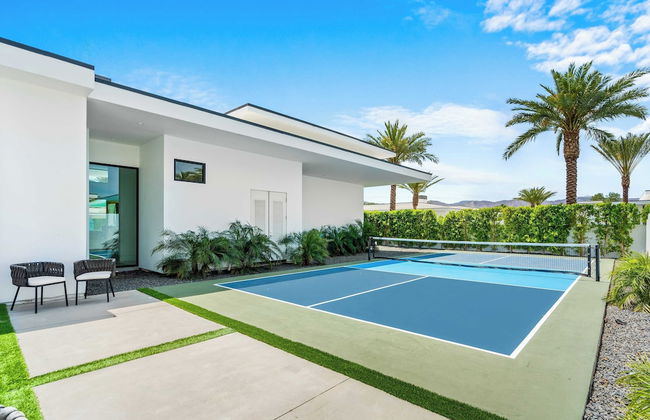 Sleeps 20 Pool, Hot Tub, & Pickleball Stay in Indio Bravo Villa #9 - Foto 3