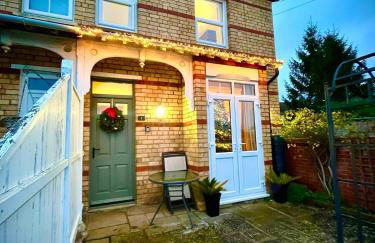 2 bedroom Hidden Gem in Stamford with parking - Foto 1