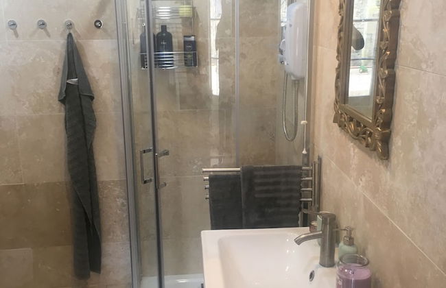 Period Coachhouse on organic farm - Photo 6