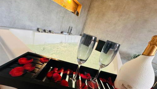 Le Temple - Love Room au coeur des remparts - Foto 1