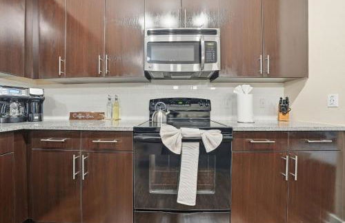 Stylish 2BR w Pool Pet-Friendly Unit #13 - Foto 23