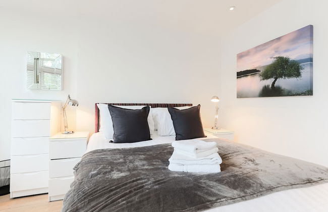 Trafalgar Square by Excel Apartments - Photo 6