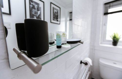 Smart Modern Studio With Free Parking, Wifi, Close To Town, Hospital, Uni, Quiet Area, Contact For Best Prices - Foto 18