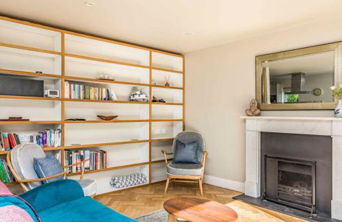 Stylish and fresh 4 bed beach house with garden - Pass the Keys - Foto 23