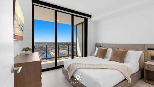 Chic 2BR Apartment Gym & Balcony Views - Foto 5