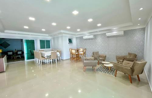 Casa Espaçosa com 5 Quartos Piscina Privativa 300m da Praia Ar condicionado em todos cômodos - Foto 18