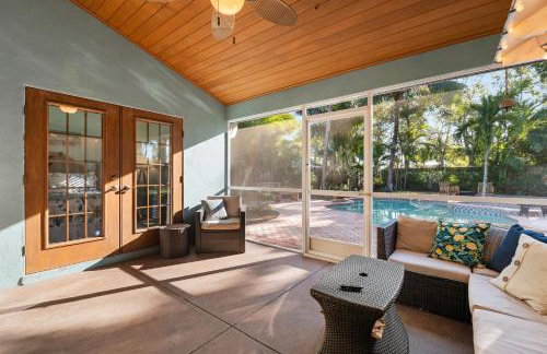 Nautical Escape! Private pool home with a tropical backyard oasis! - Foto 21