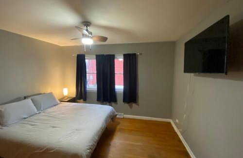 Spacious 3 Bedroom Home with Game Room and Parking - Foto 19