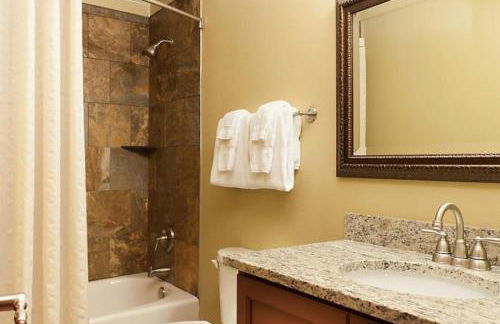 Beautiful 2BD condo in an equestrian themed resort with tons of activities for the family - Foto 10