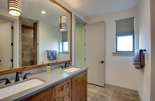 Game Room, Fireplaces, On-Site Lake! Kaufman Home - Foto 13