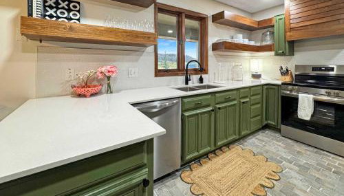 Riverfront Retreat - Right next to the White River - Foto 5