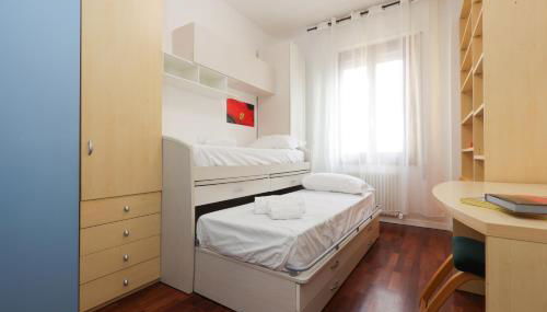 Modena Visit Apartment - Foto 5, wardrobe