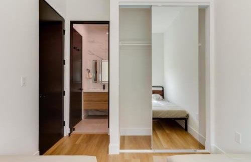 Modern Luxe Retreat 3-Bedroom #3 - Photo 4