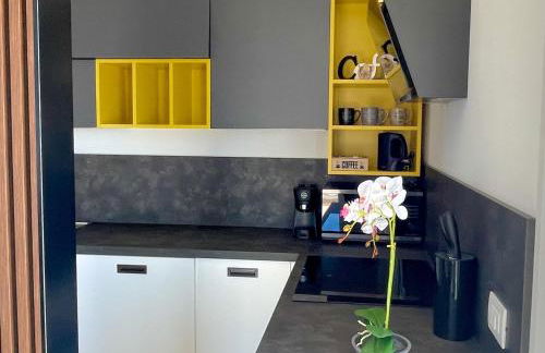 GEA SEAVIEW APARTMENT - Bright Top-Floor Gem in central Nettuno, Steps from the Station - Foto 6