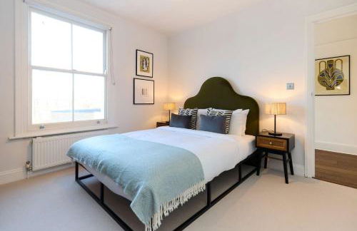 Behind the Blue Wall - Foto 5